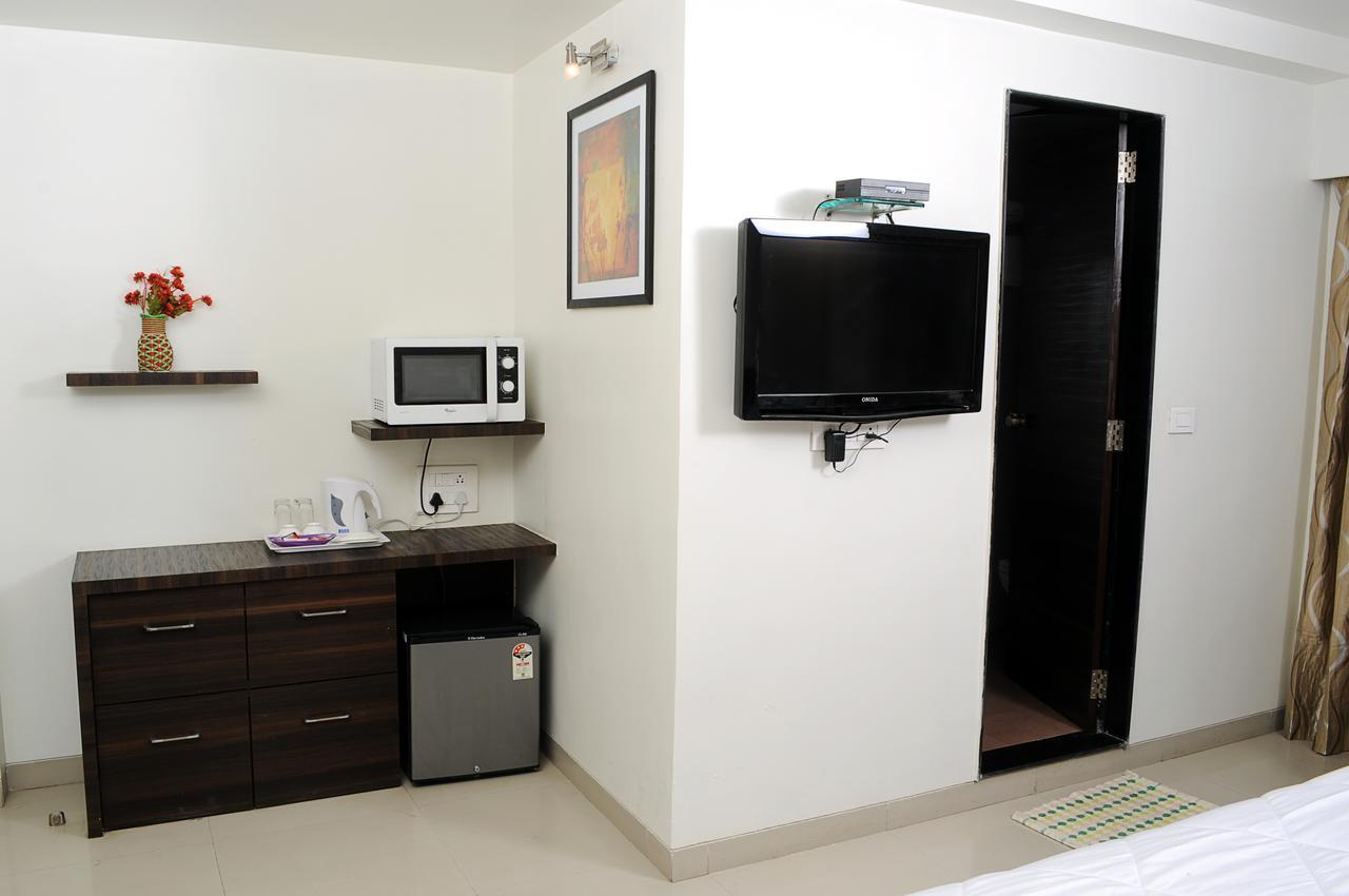 Hotel Suresh Inn Пуне Екстер'єр фото